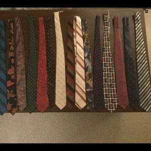 17 MENS NECKTIES VARIETY OF STYLES COLORS PREOWNED